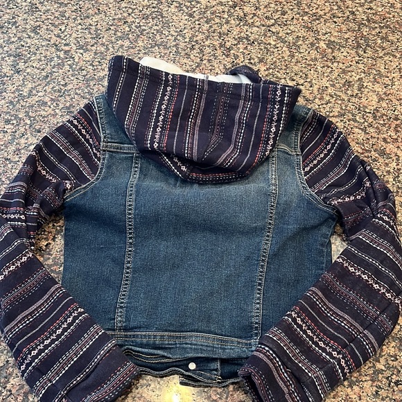 Wallflower denim stretchy flocked sweater material in arms and hood - Picture 3 of 10